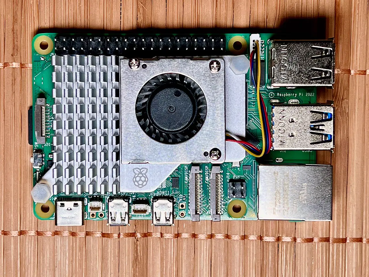 Raspberry Pi 5 mit aktivem Kühler