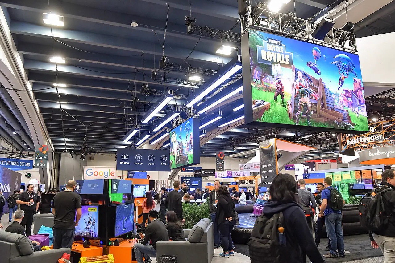 Spielstationen mit Fortnite Battle Royale auf einer Messe