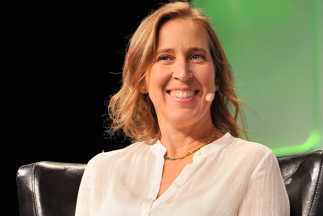 Susan Wojcicki auf einer Bühne