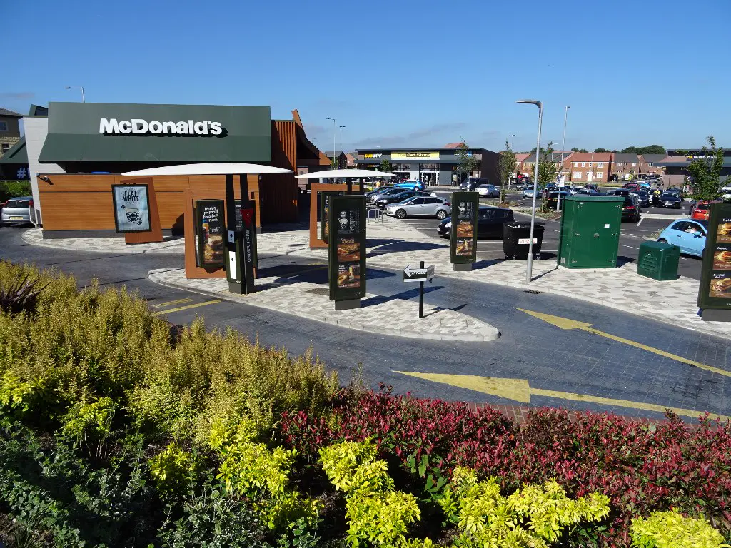 Drive-in-Schalter einer McDonald's-Filiale